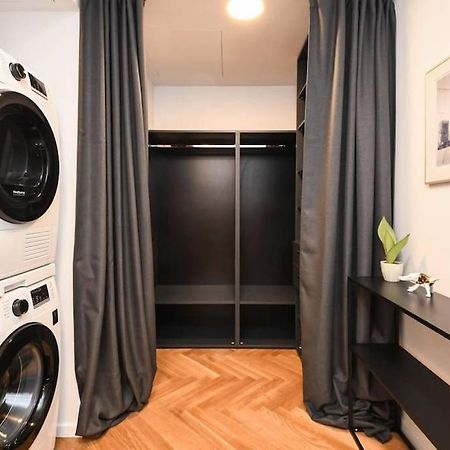 Skypark Luxury Apartment With Skyline View & Free Parking Bratislava Exterior foto