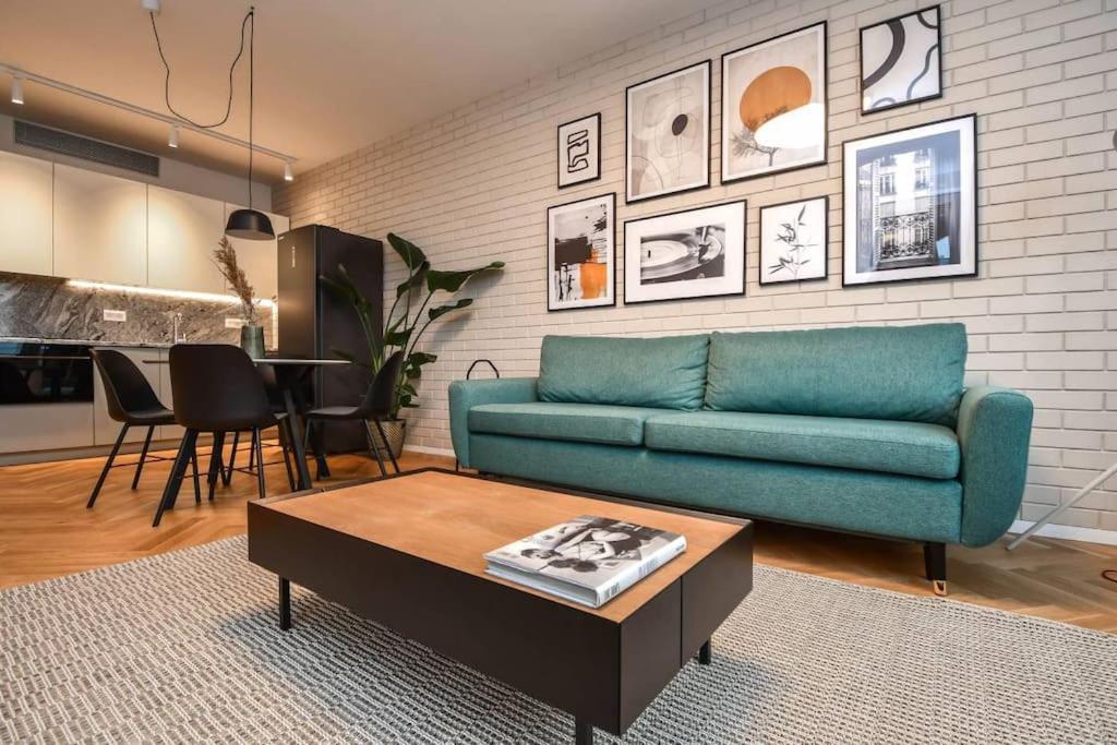 Skypark Luxury Apartment With Skyline View & Free Parking Bratislava Exterior foto