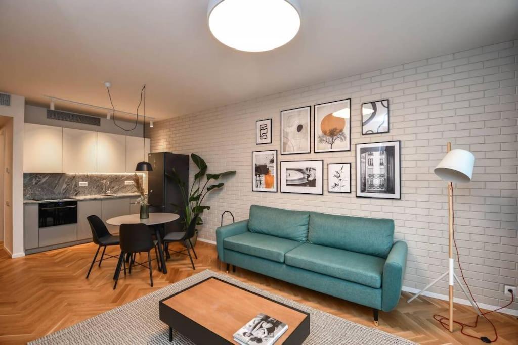 Skypark Luxury Apartment With Skyline View & Free Parking Bratislava Exterior foto