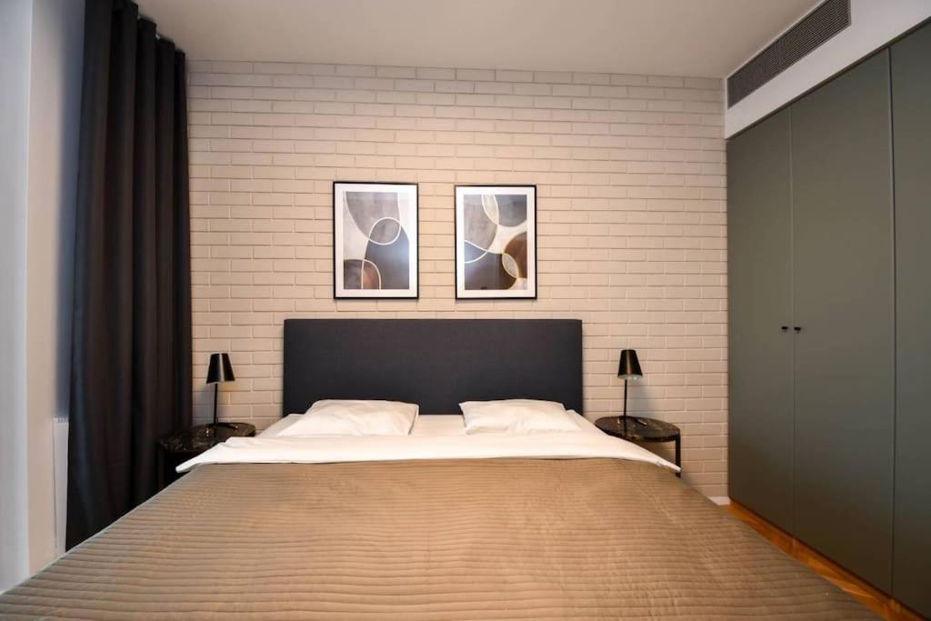 Skypark Luxury Apartment With Skyline View & Free Parking Bratislava Exterior foto